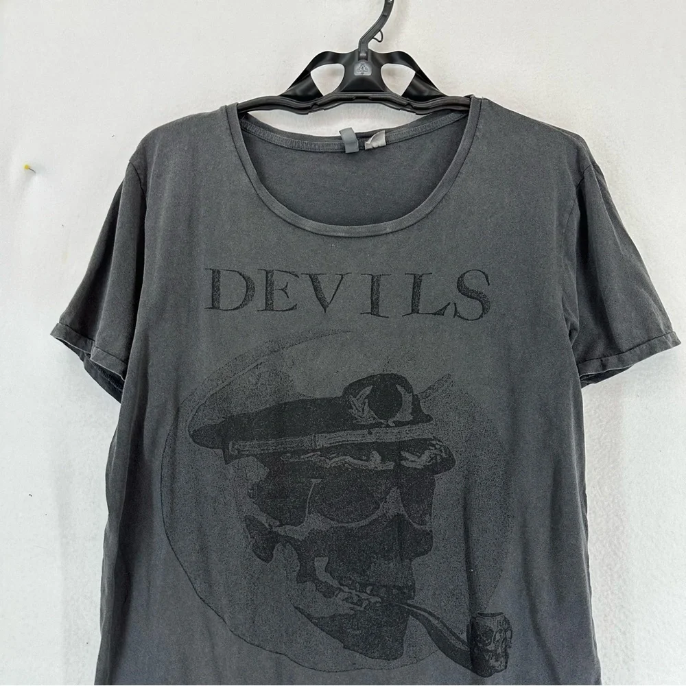 H&M Divided‎ Devils Rouge Skull Graphic T Shirt Women’s Large Grey